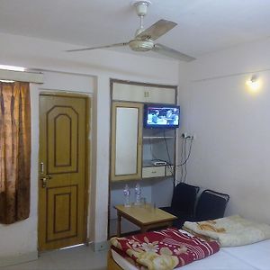 Hotel Rajdhani Plaza
